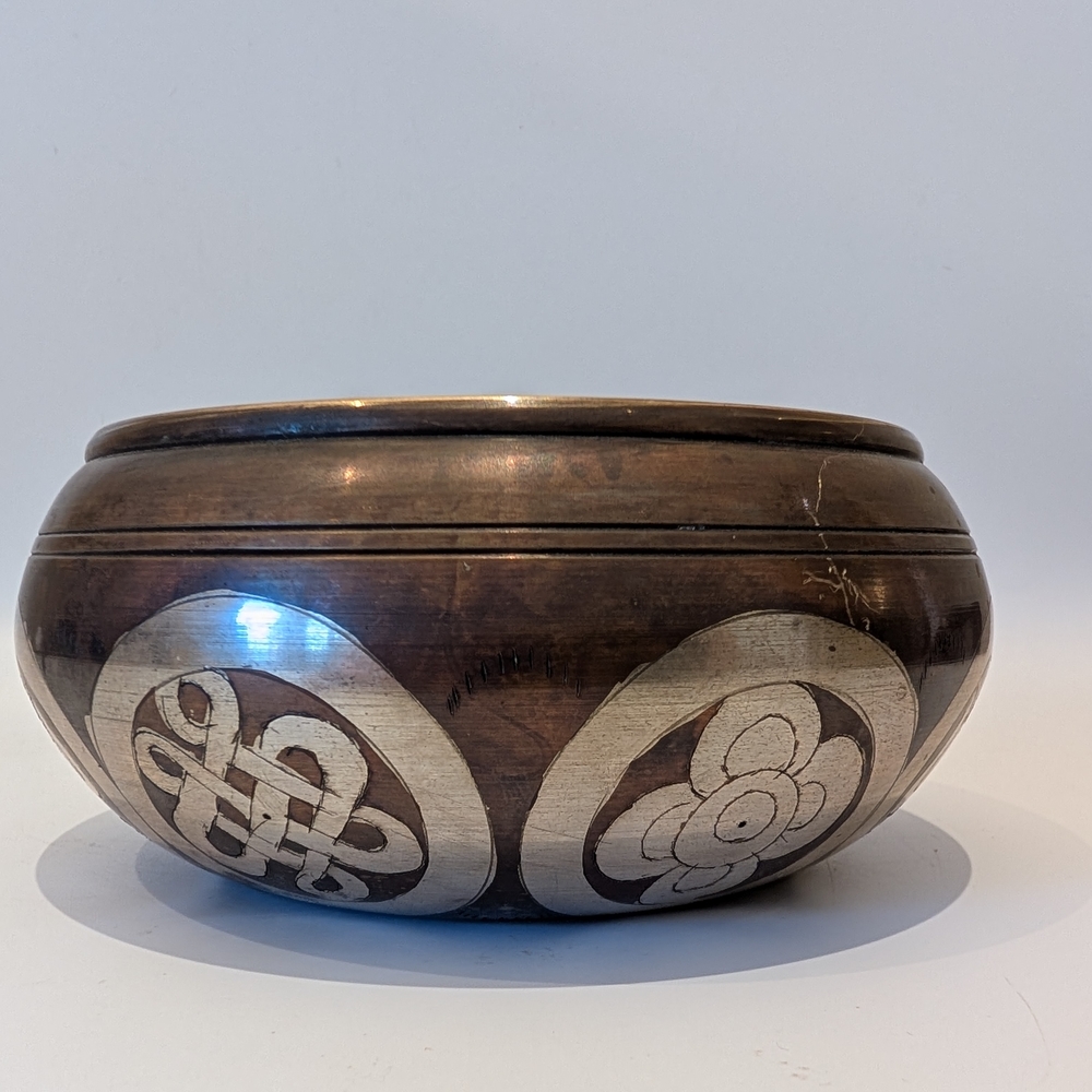 Beautiful Singing Decorative Brown and Silver Metal Bowl